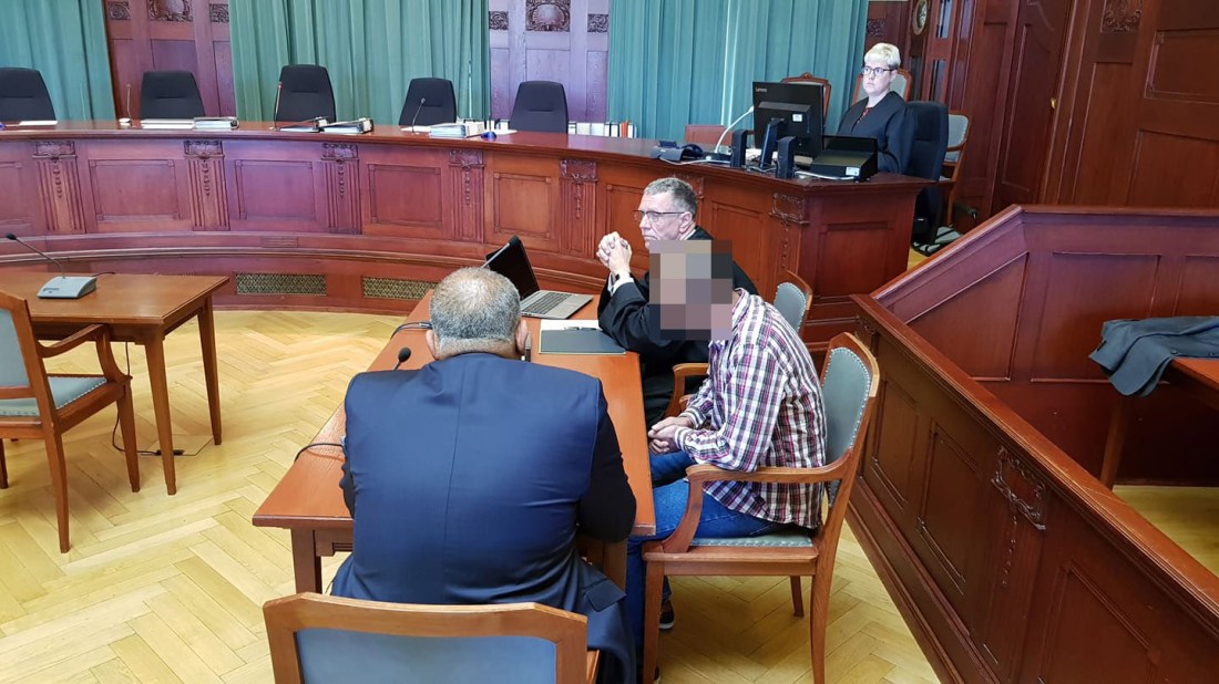 Blick in den Gerichtssaal am Bayreuther Landgericht. (Foto: Matthias Puppe)